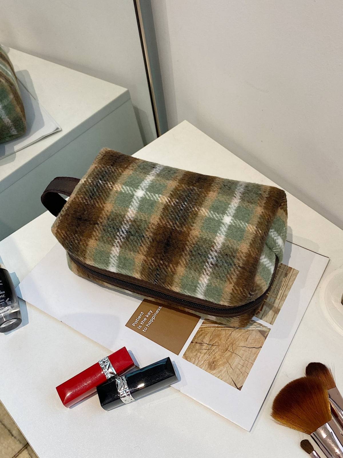 Contrast Plaid Clutch with Zipper