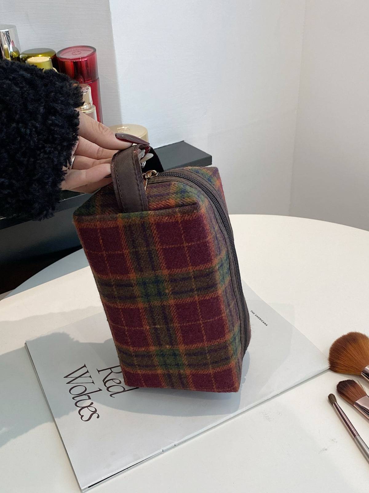 Contrast Plaid Clutch with Zipper