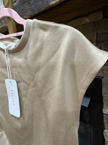 Heyson taupe top cap sleeve detail