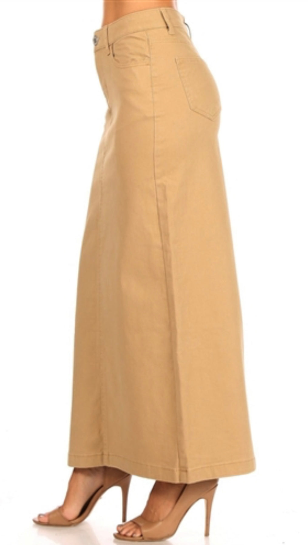Be-Girl long denim maxi skirt made of twill fabric, featuring a flowing silhouette and classic jean style.