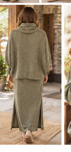 Dear Scarlett Wanderlust heathered olive waffle knit dress 03_03 lifestyle view