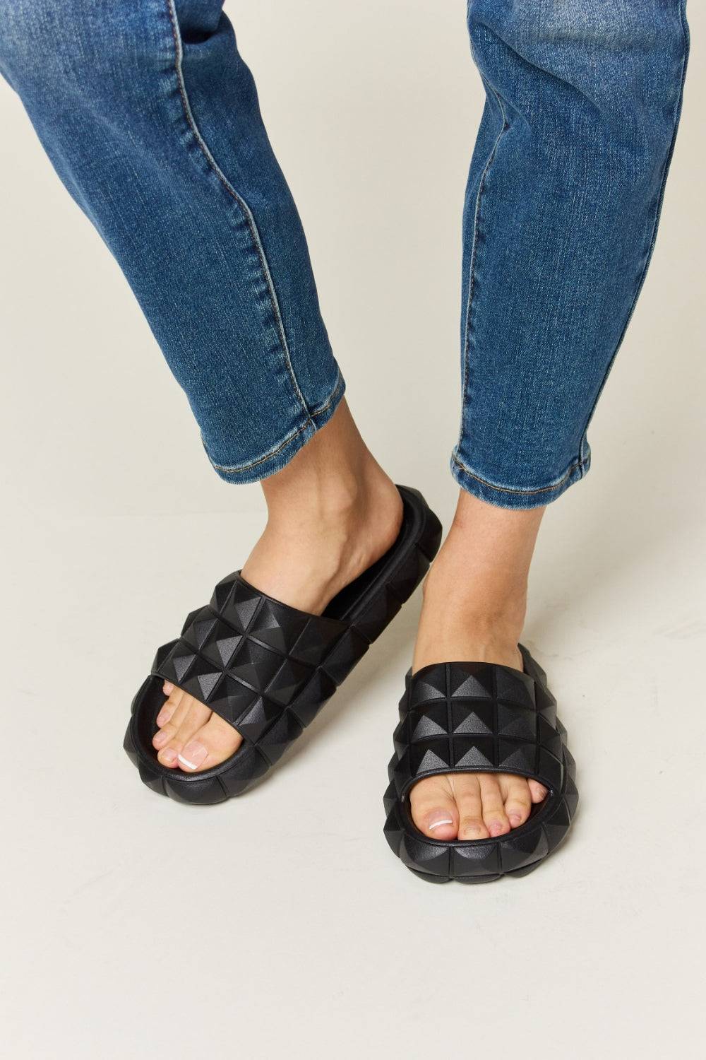 WILD DIVA Pyramid Stud Toe Band Footbed Sandals