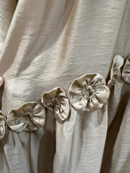 HEYSON champagne floral applique detail
