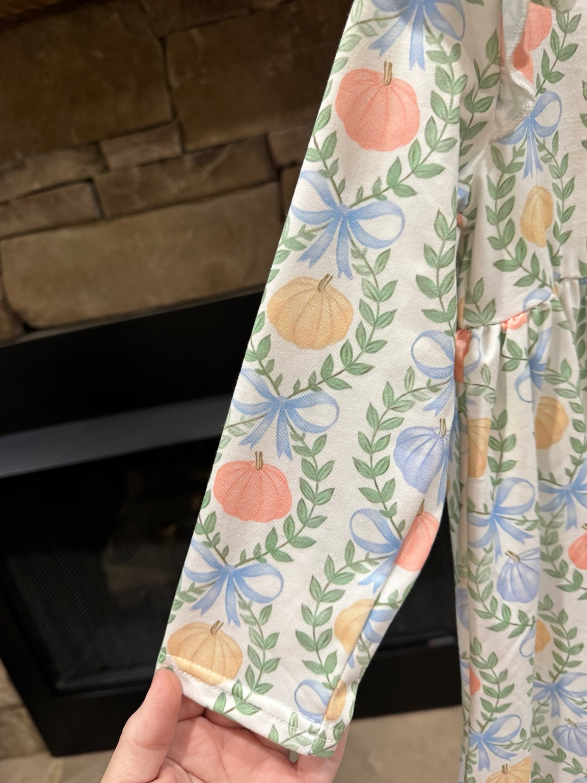 Long sleeve detail