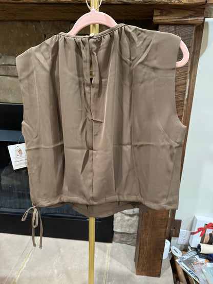 Zenana mocha top back view