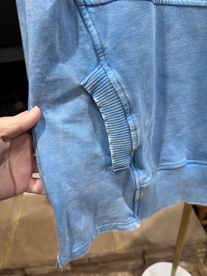 Rib-trimmed kangaroo pocket and distressed mineral wash detail